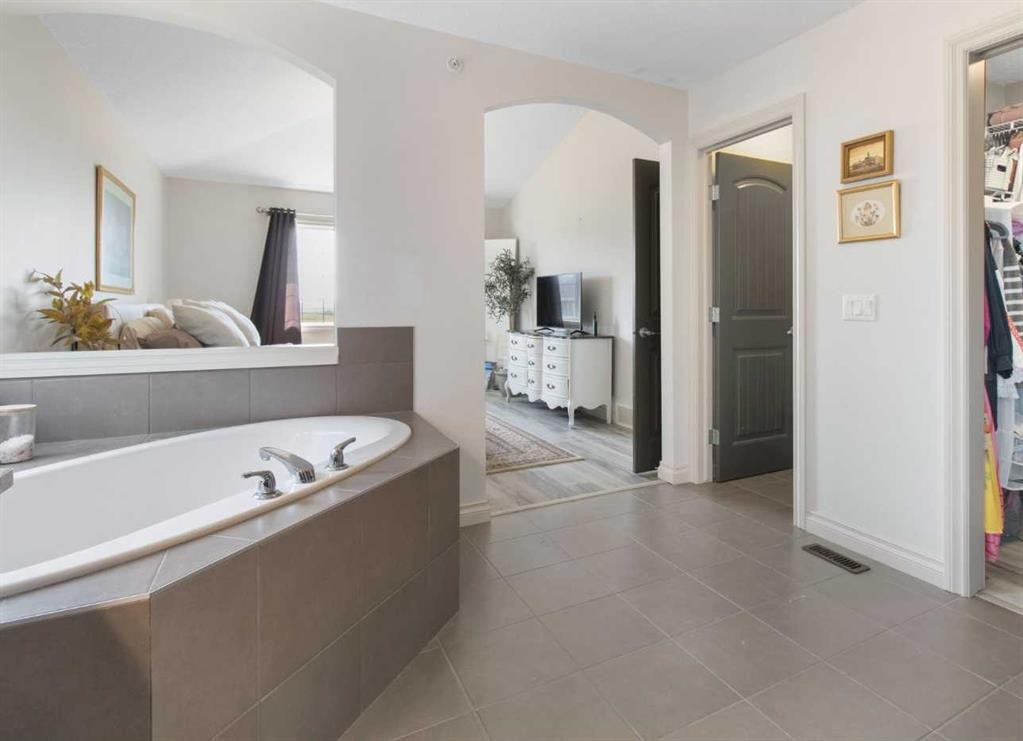 









11


Muirfield

Close,
Lyalta,




AB
T0J1Y1

