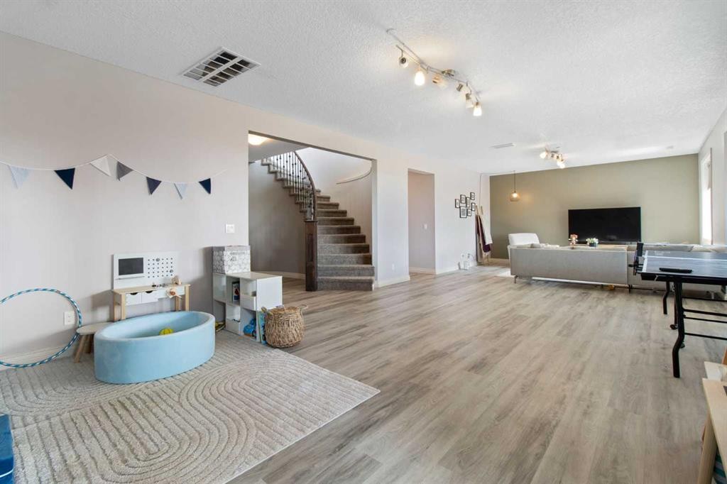 









11


Muirfield

Close,
Lyalta,




AB
T0J1Y1

