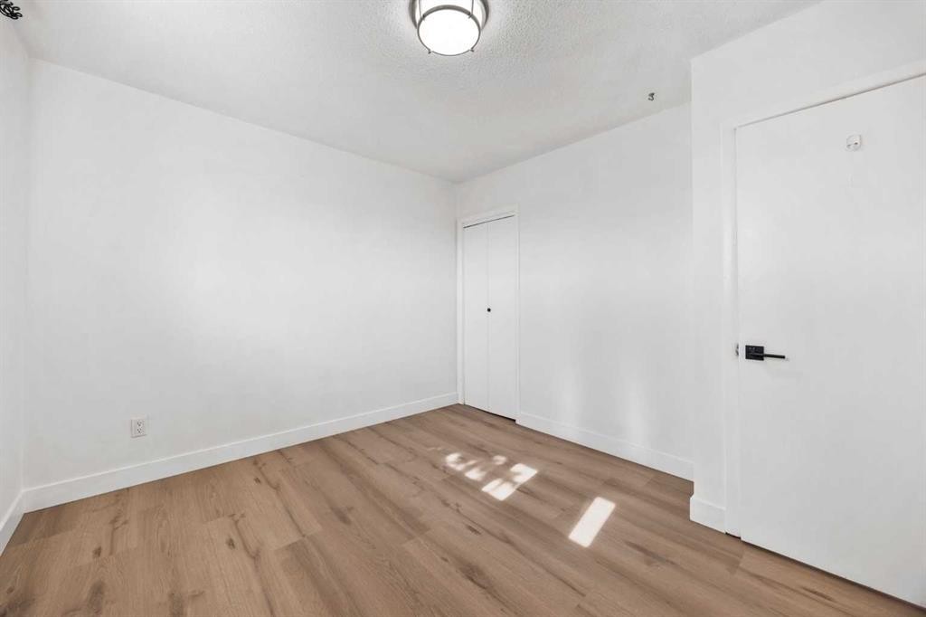 









290099


1016

Drive East,
Rural Foothills County,




AB
T1S 1A2

