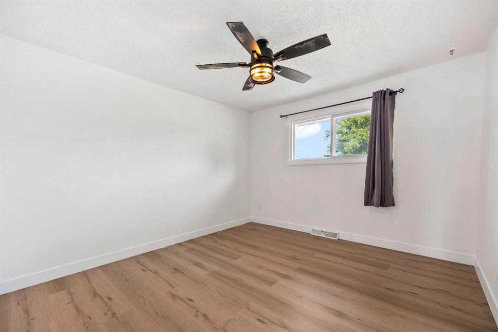 









290099


1016

Drive East,
Rural Foothills County,




AB
T1S 1A2

