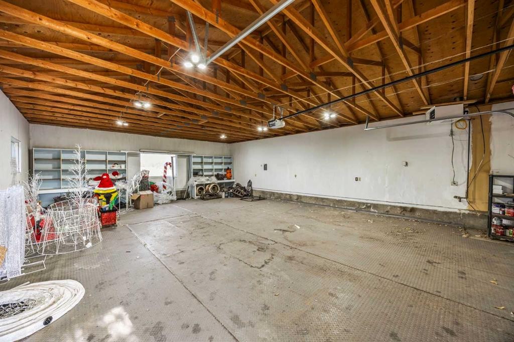 









290099


1016

Drive East,
Rural Foothills County,




AB
T1S 1A2

