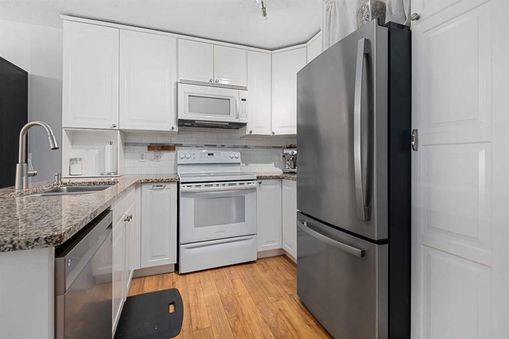 









2043


35

Avenue Southwest,
Calgary,




AB
T2T 2E2

