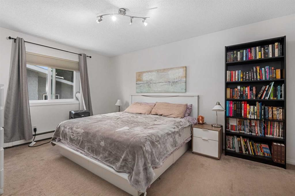 









2043


35

Avenue Southwest,
Calgary,




AB
T2T 2E2

