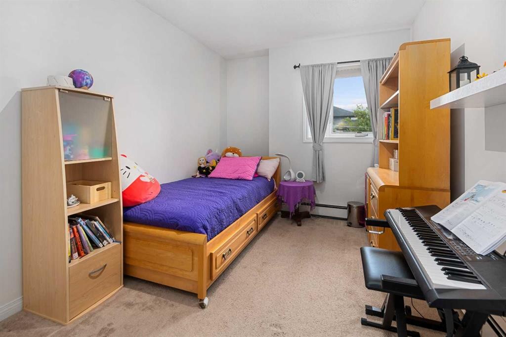 









2043


35

Avenue Southwest,
Calgary,




AB
T2T 2E2

