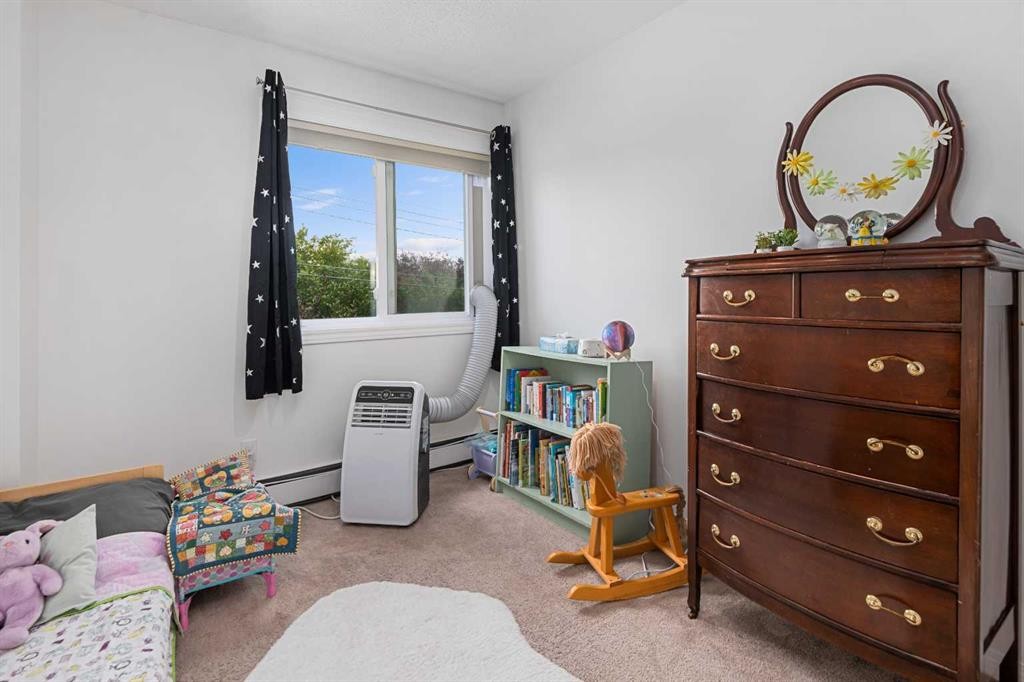 









2043


35

Avenue Southwest,
Calgary,




AB
T2T 2E2


