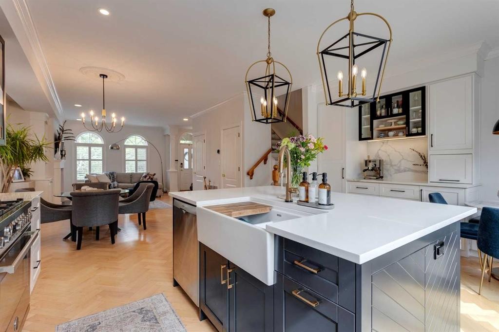 









2346


Erlton

Place Southwest,
Calgary,




AB
T2S 2Z4

