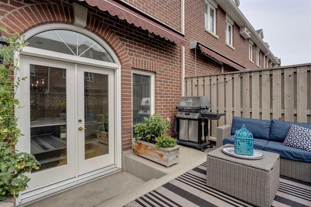 









2346


Erlton

Place Southwest,
Calgary,




AB
T2S 2Z4

