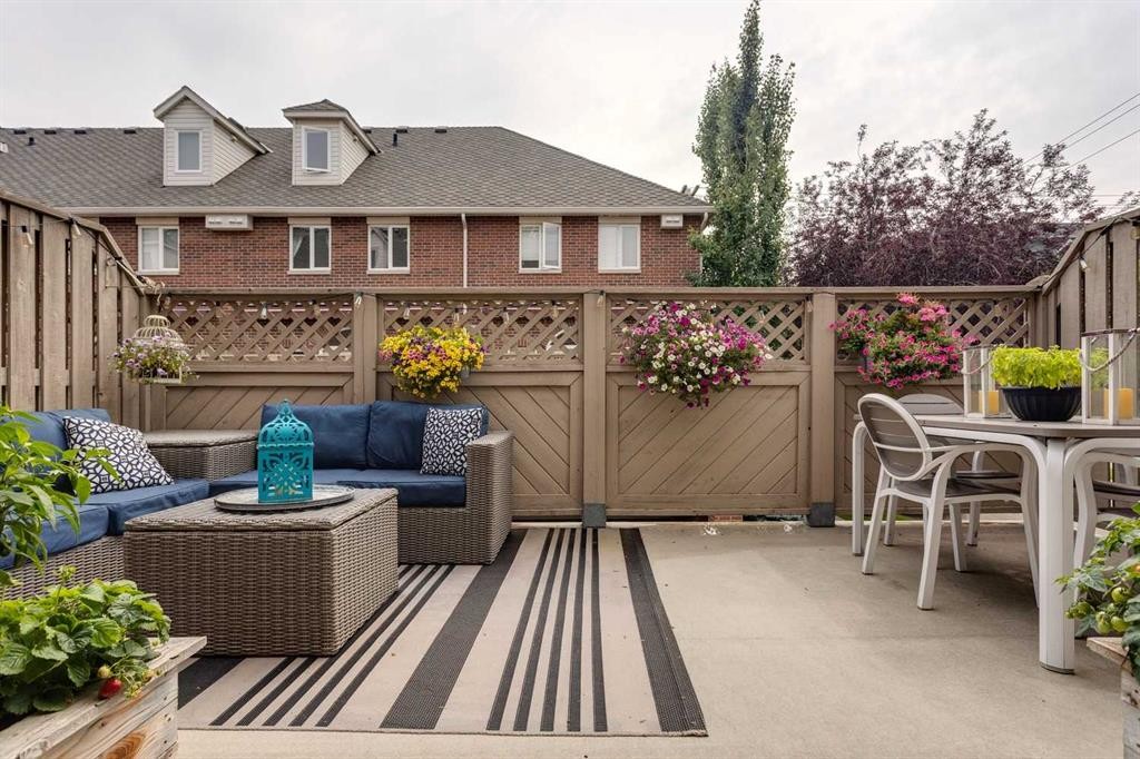 









2346


Erlton

Place Southwest,
Calgary,




AB
T2S 2Z4

