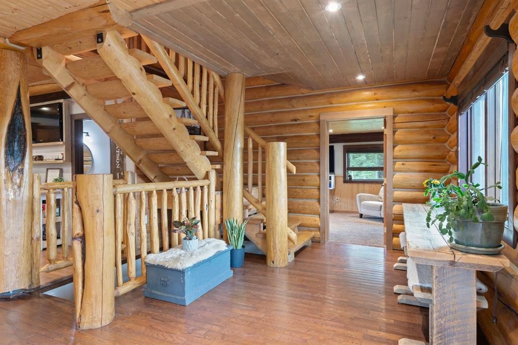









282167


Range Road 53

,
Rural Rocky View County,




AB
T4C 2W1

