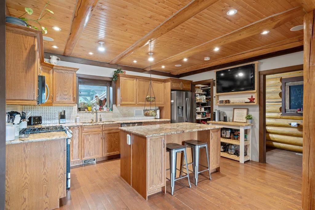 









282167


Range Road 53

,
Rural Rocky View County,




AB
T4C 2W1

