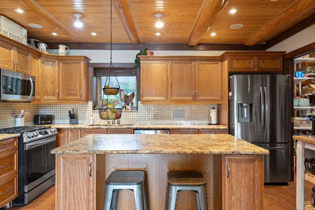 









282167


Range Road 53

,
Rural Rocky View County,




AB
T4C 2W1

