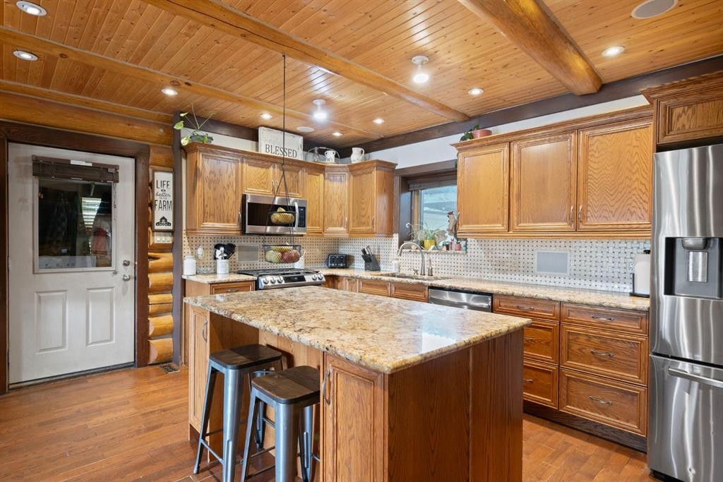 









282167


Range Road 53

,
Rural Rocky View County,




AB
T4C 2W1

