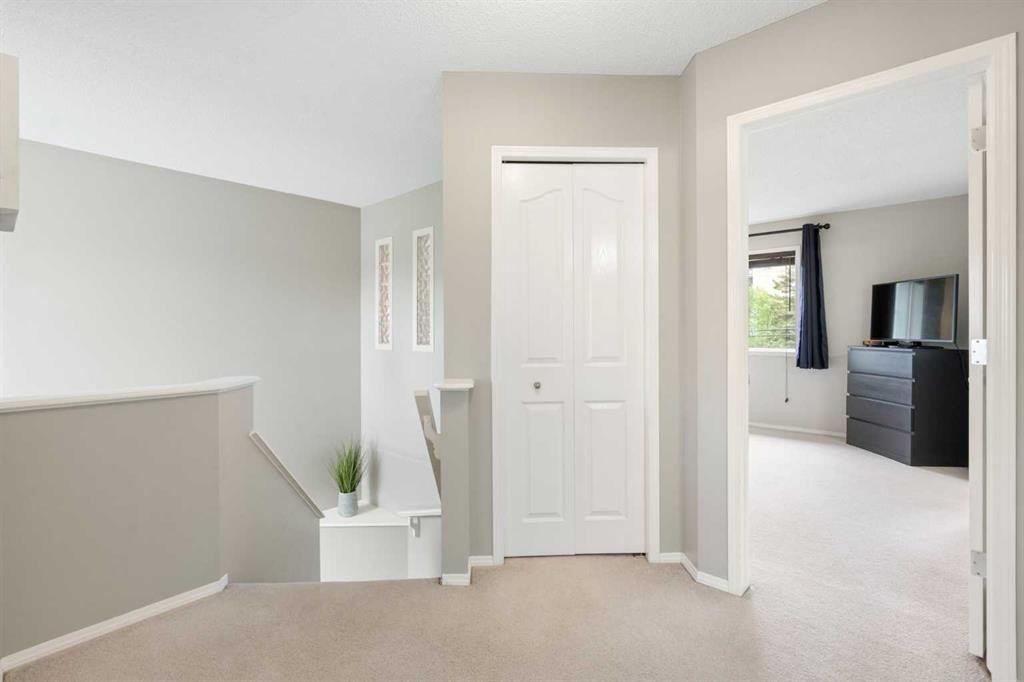 









4


West Springs

Way Southwest,
Calgary,




AB
T3H 4M4

