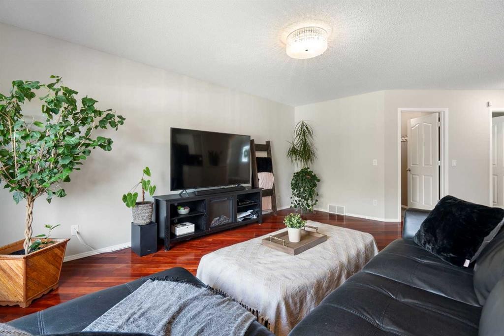 









4


West Springs

Way Southwest,
Calgary,




AB
T3H 4M4

