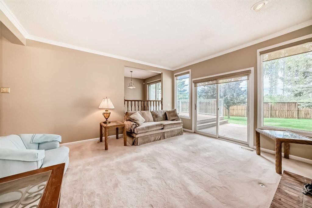 









275


Woodridge

Drive Southwest, 23,
Calgary,




AB
T2W 4S4

