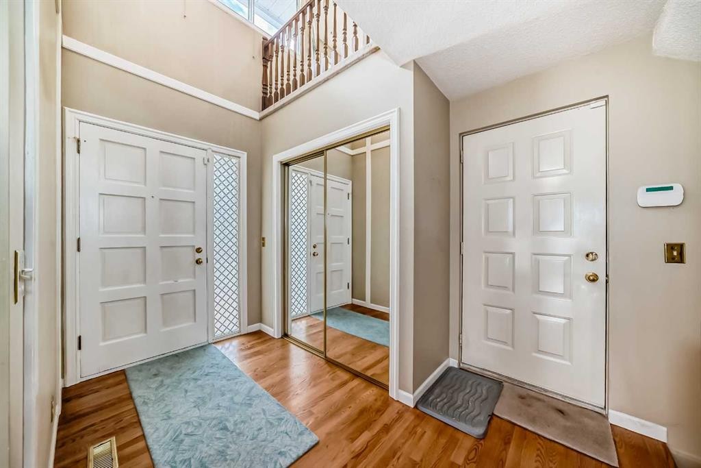 









275


Woodridge

Drive Southwest, 23,
Calgary,




AB
T2W 4S4

