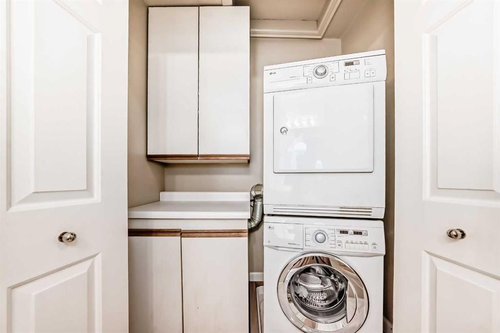 









275


Woodridge

Drive Southwest, 23,
Calgary,




AB
T2W 4S4

