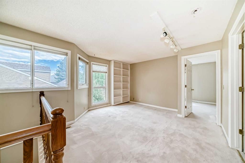 









275


Woodridge

Drive Southwest, 23,
Calgary,




AB
T2W 4S4


