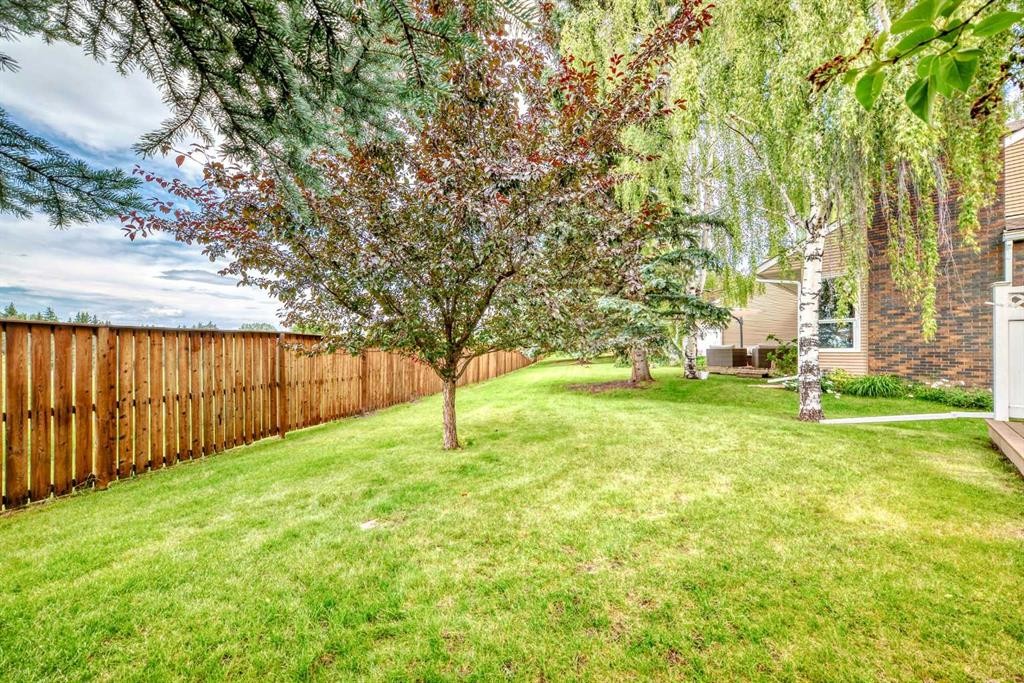









275


Woodridge

Drive Southwest, 23,
Calgary,




AB
T2W 4S4

