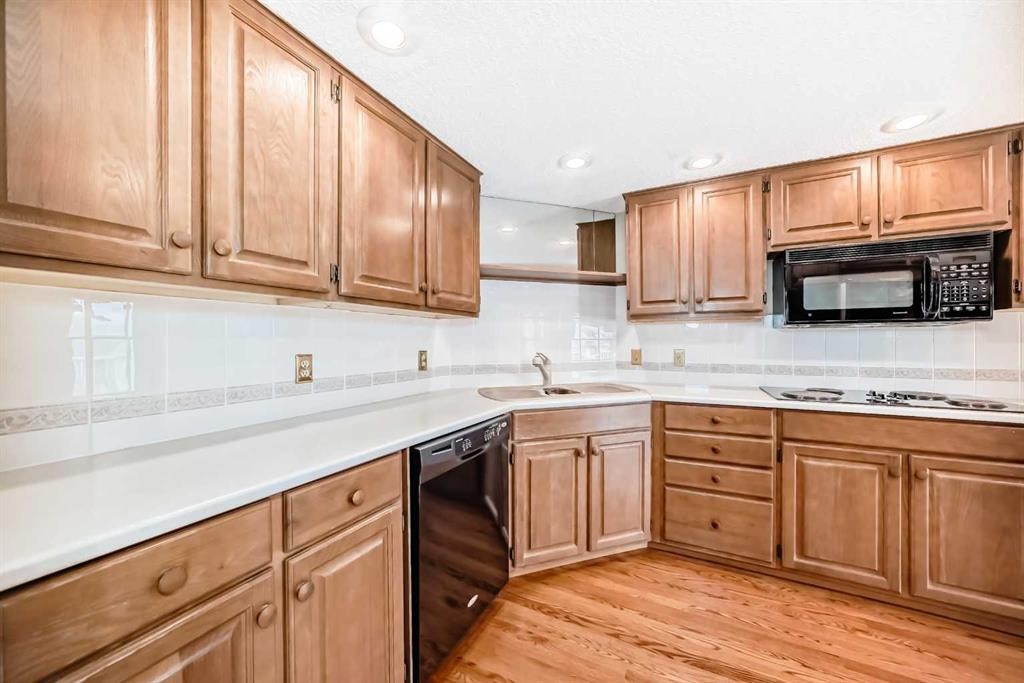 









275


Woodridge

Drive Southwest, 23,
Calgary,




AB
T2W 4S4


