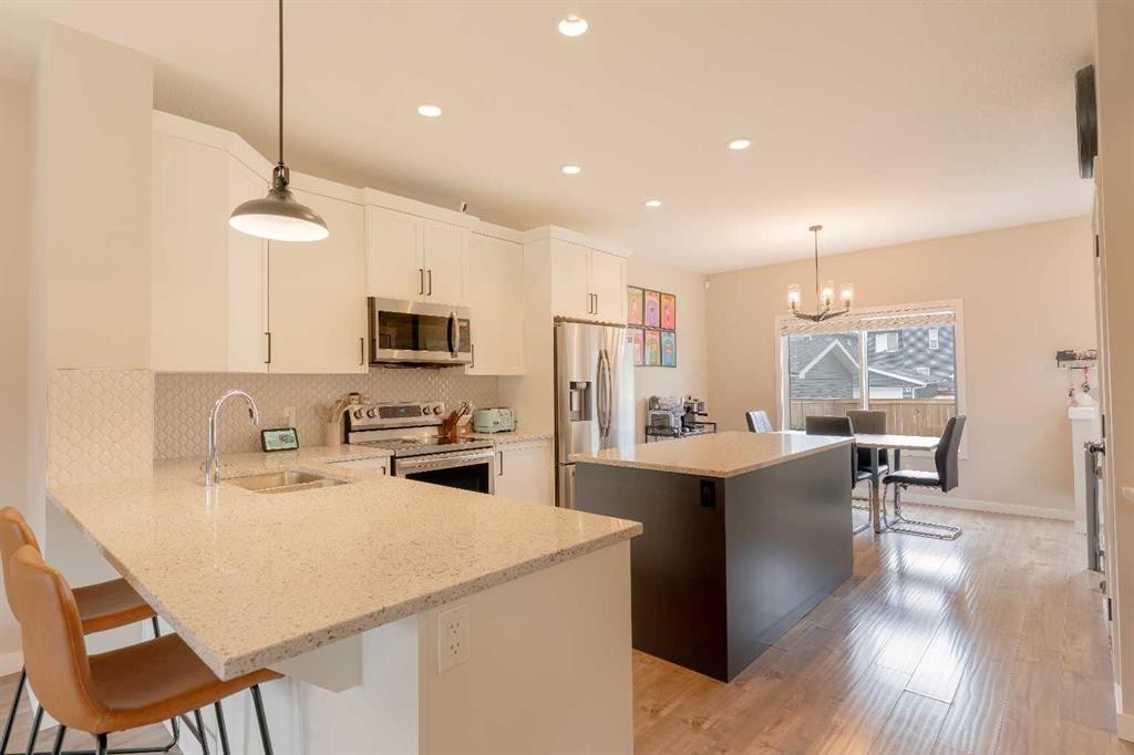 









228


Ravenstern

Crescent Southeast,
Airdrie,




AB
T4A 0T3


