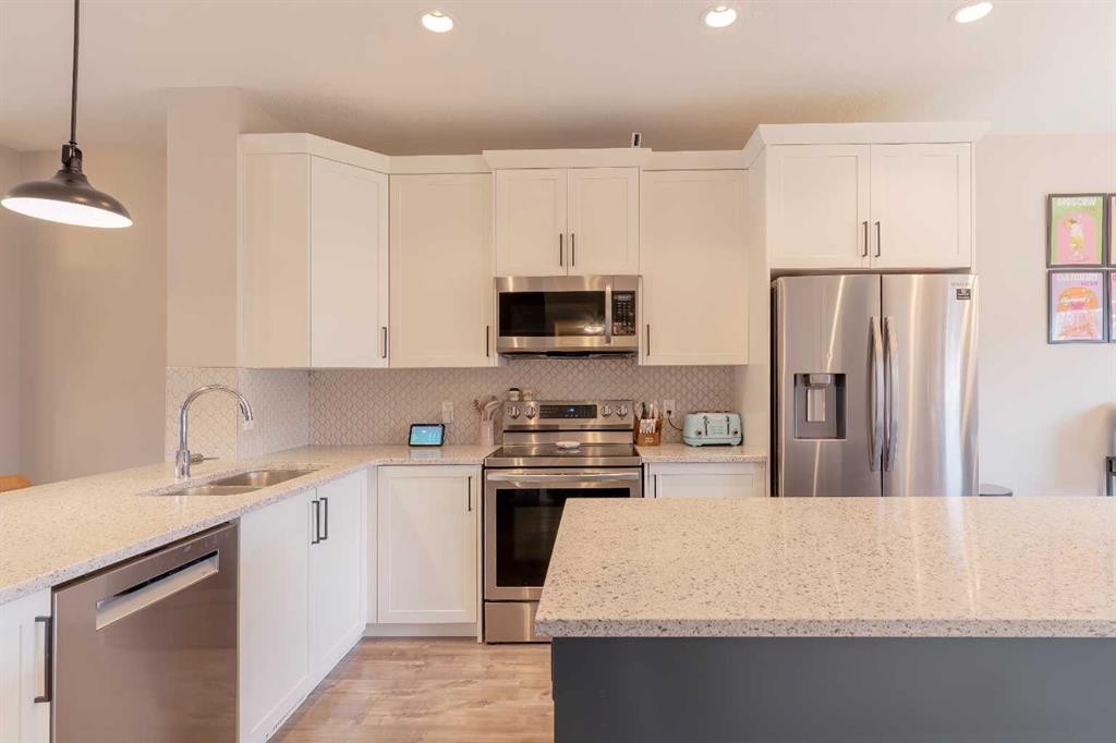 









228


Ravenstern

Crescent Southeast,
Airdrie,




AB
T4A 0T3


