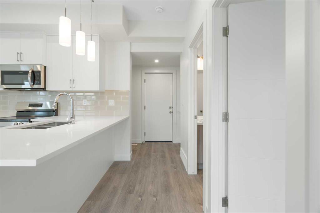 









2117


81

Street Southwest, 60,
Calgary,




AB
T3H 6H5

