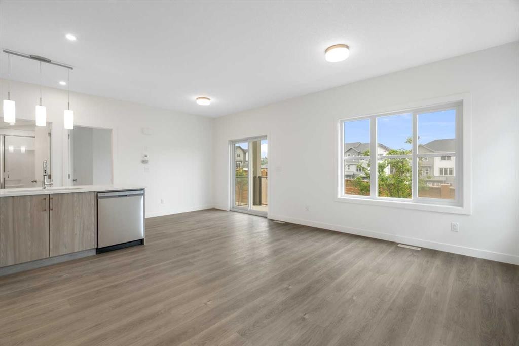 









2117


81

Street Southwest, 60,
Calgary,




AB
T3H 6H5

