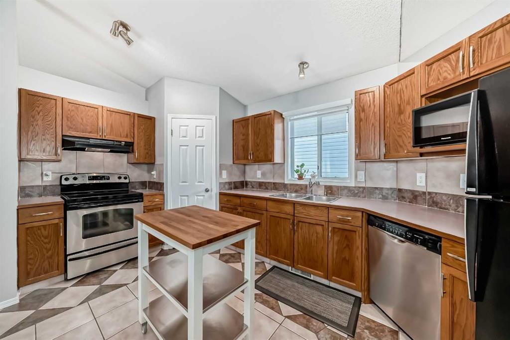 









110


Applebrook

Circle Southeast,
Calgary,




AB
T2A 7T3

