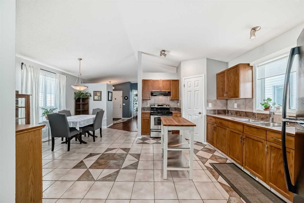 









110


Applebrook

Circle Southeast,
Calgary,




AB
T2A 7T3

