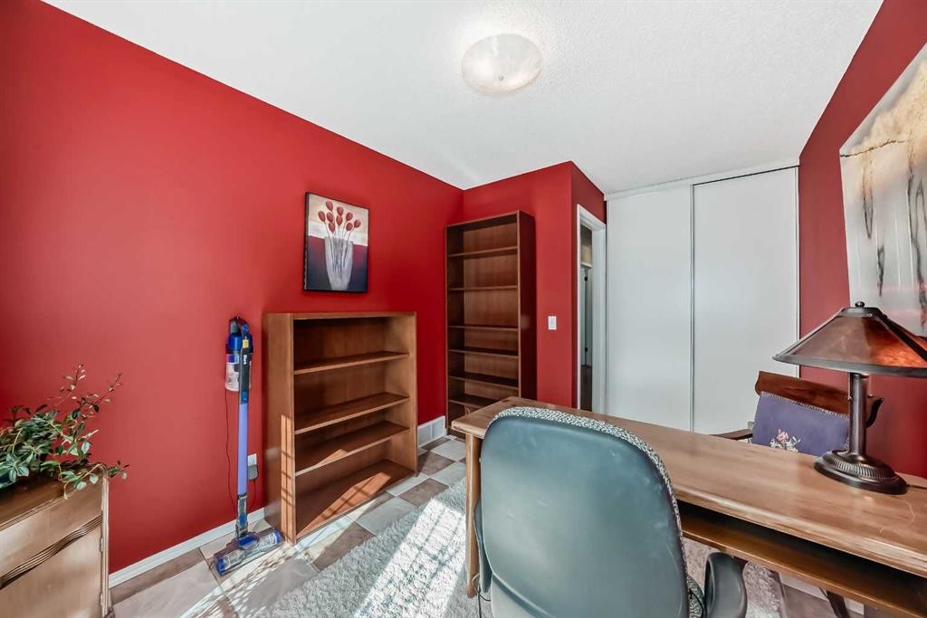 









110


Applebrook

Circle Southeast,
Calgary,




AB
T2A 7T3

