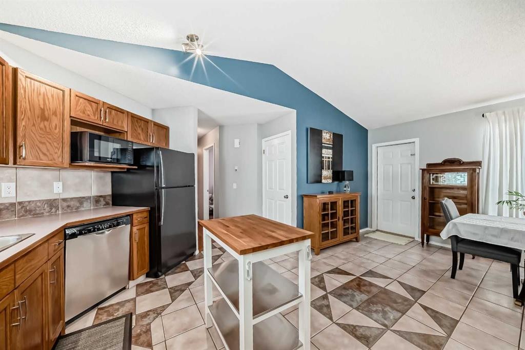 









110


Applebrook

Circle Southeast,
Calgary,




AB
T2A 7T3

