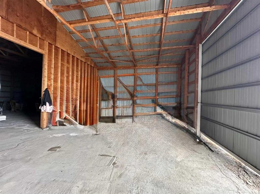 









385057A


RGE RD 4-3

Street,
Rural Clearwater County,







AB
T0M 0X0

