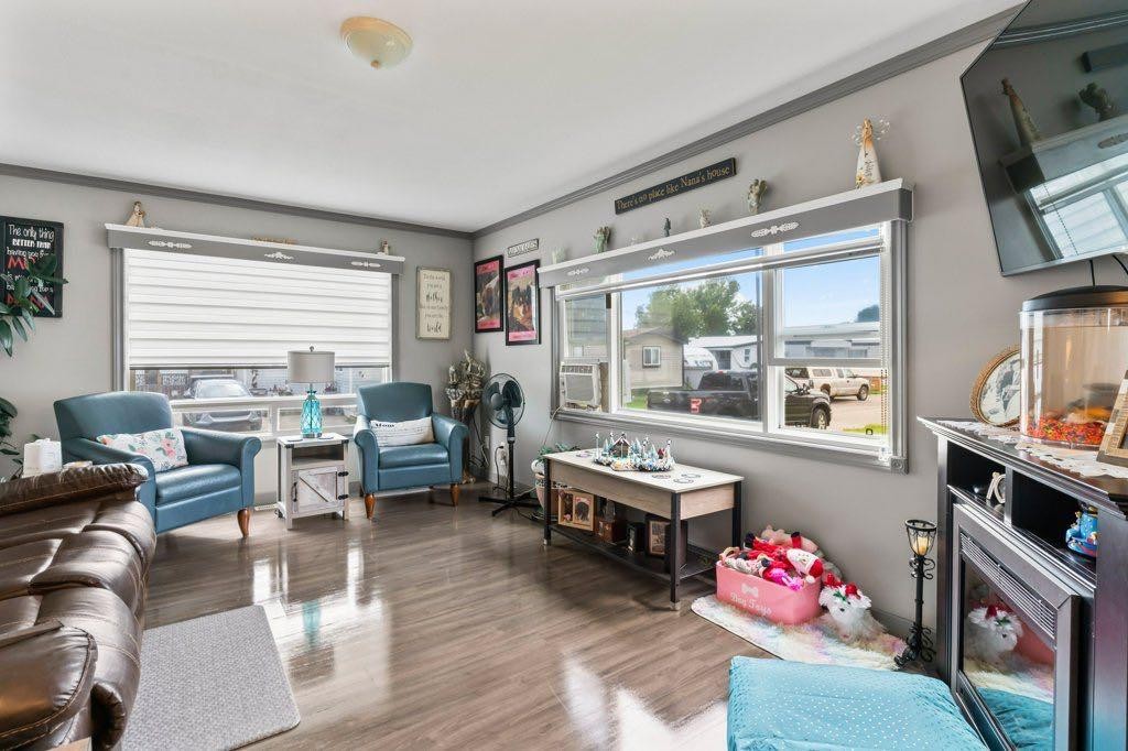 









6220


17

Avenue Southeast, 116,
Calgary,




AB
T2A 0W6

