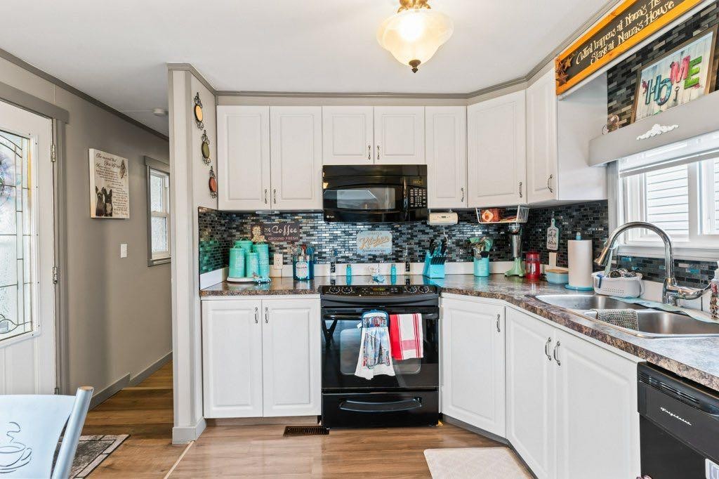 









6220


17

Avenue Southeast, 116,
Calgary,




AB
T2A 0W6

