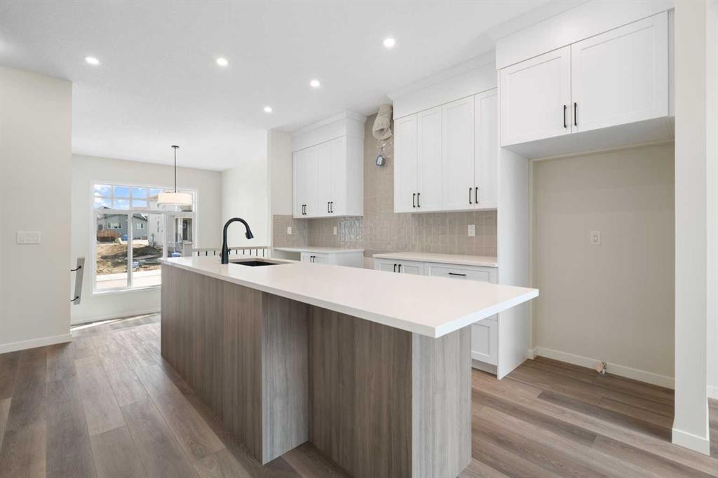 









938


Livingston

View Northeast,
Calgary,




AB
T3P 2K5

