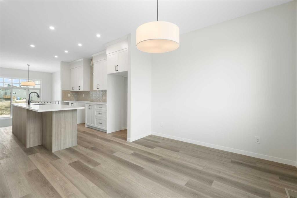 









938


Livingston

View Northeast,
Calgary,




AB
T3P 2K5

