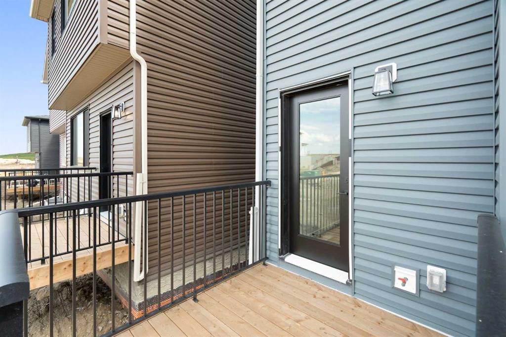 









938


Livingston

View Northeast,
Calgary,




AB
T3P 2K5

