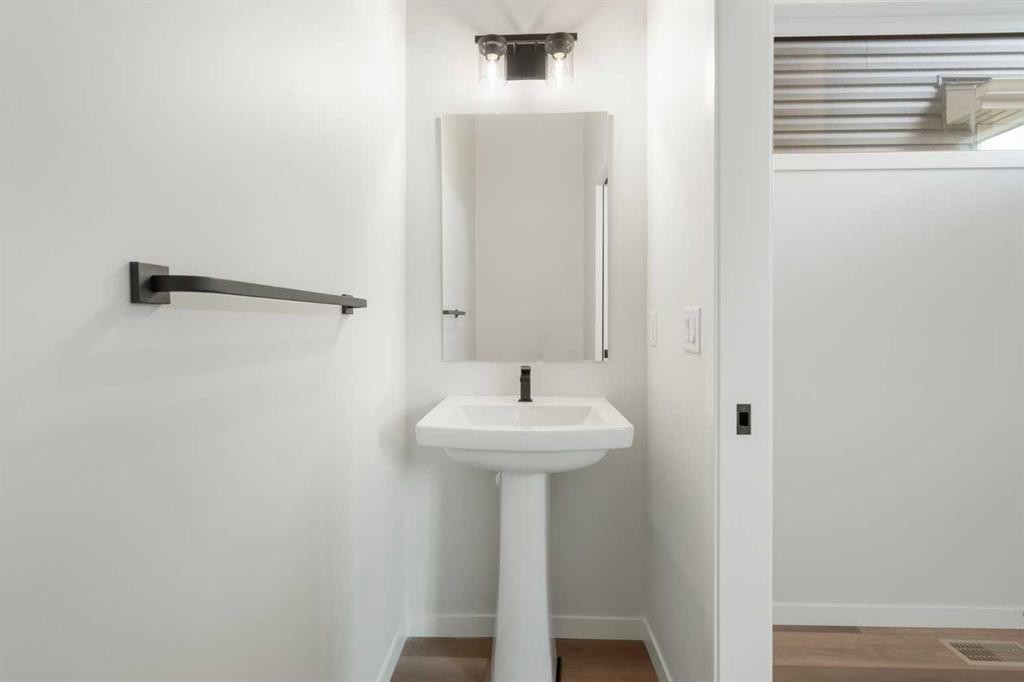 









938


Livingston

View Northeast,
Calgary,




AB
T3P 2K5


