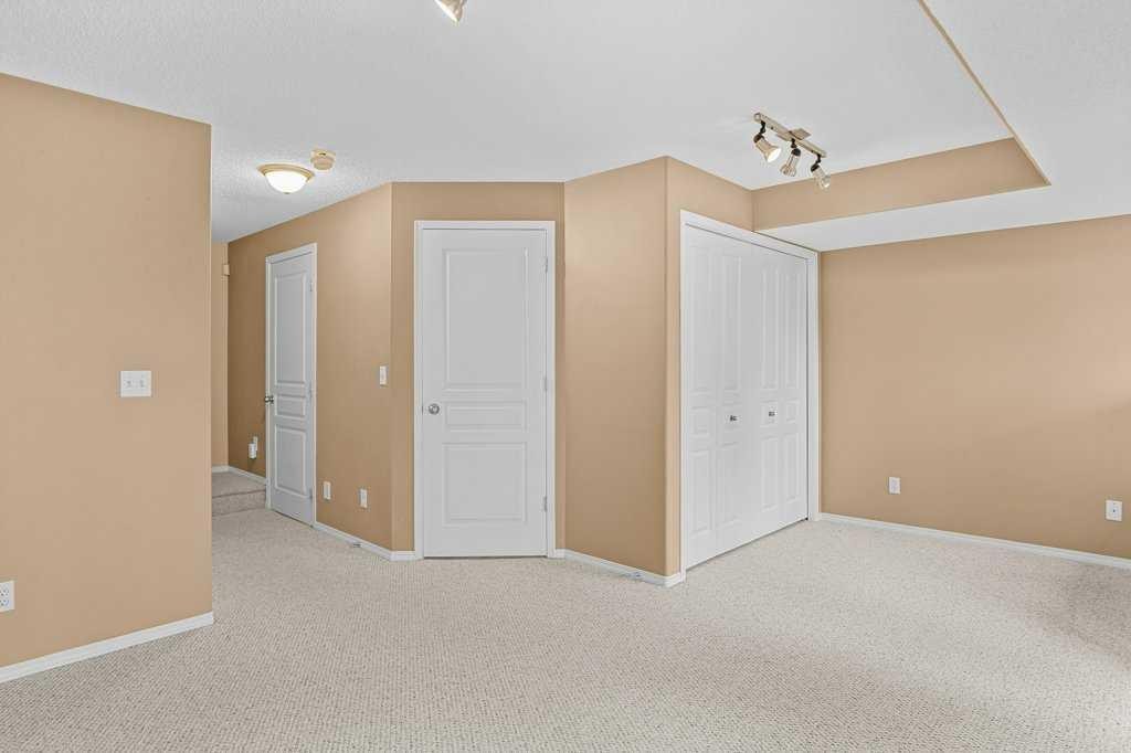 









819


Wilson

Way, 3,
Canmore,




AB
T1W 2Y8

