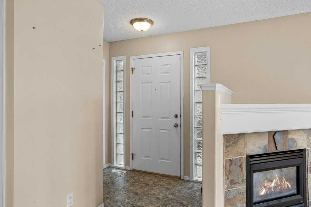 









819


Wilson

Way, 3,
Canmore,




AB
T1W 2Y8

