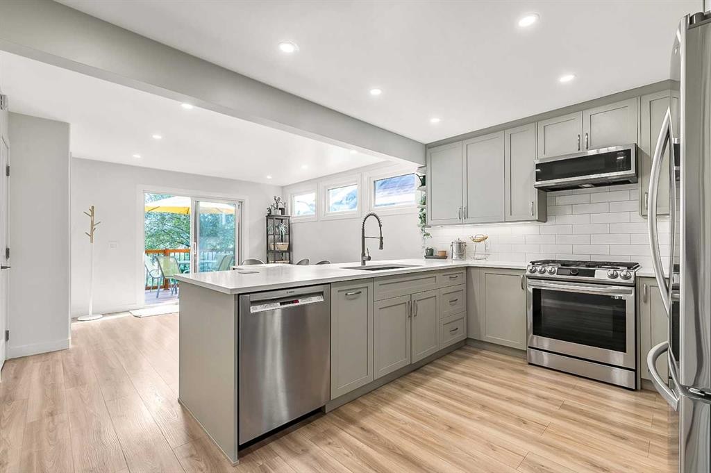 









4004


46

Street Southwest,
Calgary,




AB
T3B 6P3

