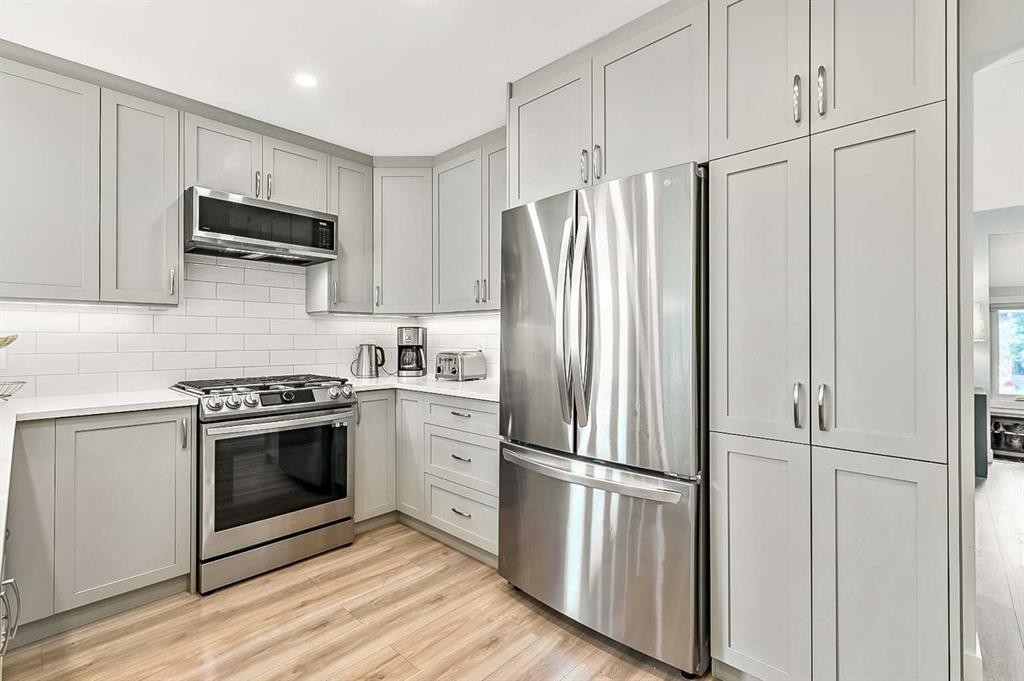 









4004


46

Street Southwest,
Calgary,




AB
T3B 6P3

