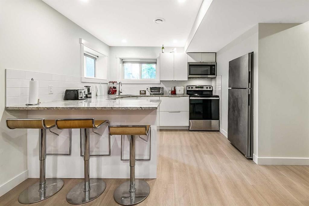 









4004


46

Street Southwest,
Calgary,




AB
T3B 6P3

