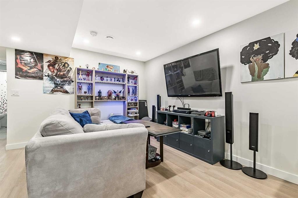 









4004


46

Street Southwest,
Calgary,




AB
T3B 6P3

