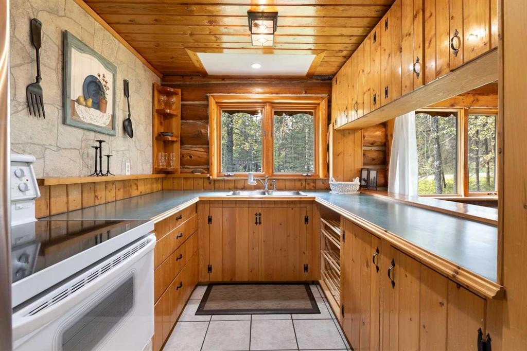 









29415


Range Road 52

, 4,
Rural Mountain View County,




AB
T0M 2E0

