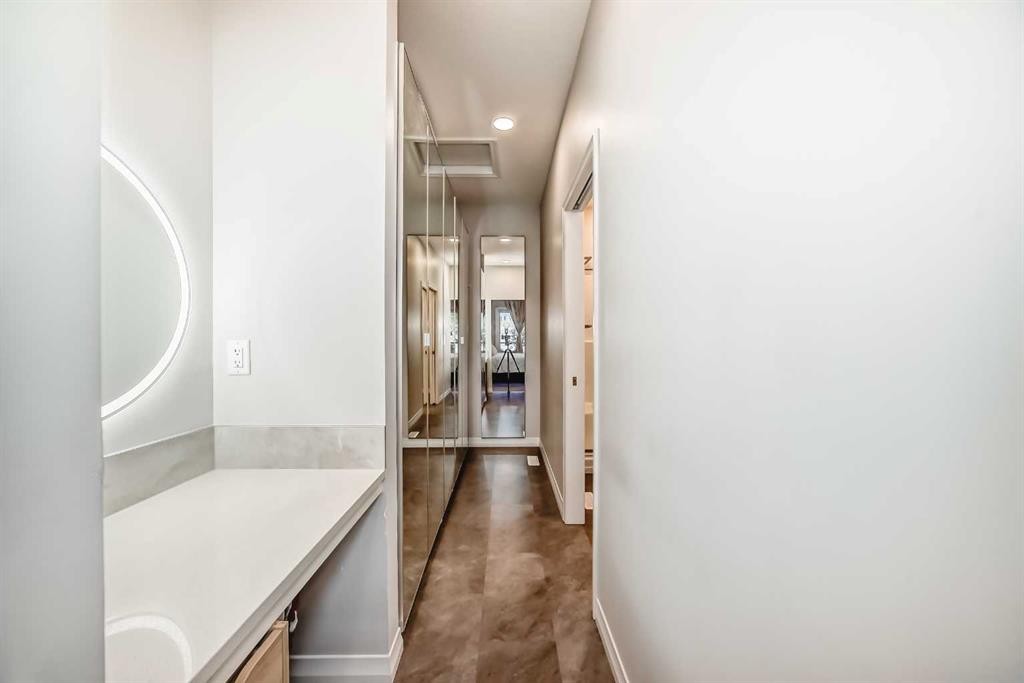 









1941


Mahogany

Boulevard Southeast,
Calgary,




AB
T3M 3P4

