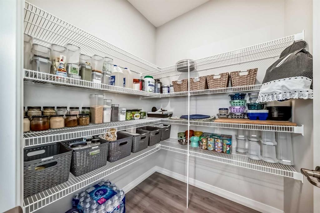 









1941


Mahogany

Boulevard Southeast,
Calgary,




AB
T3M 3P4

