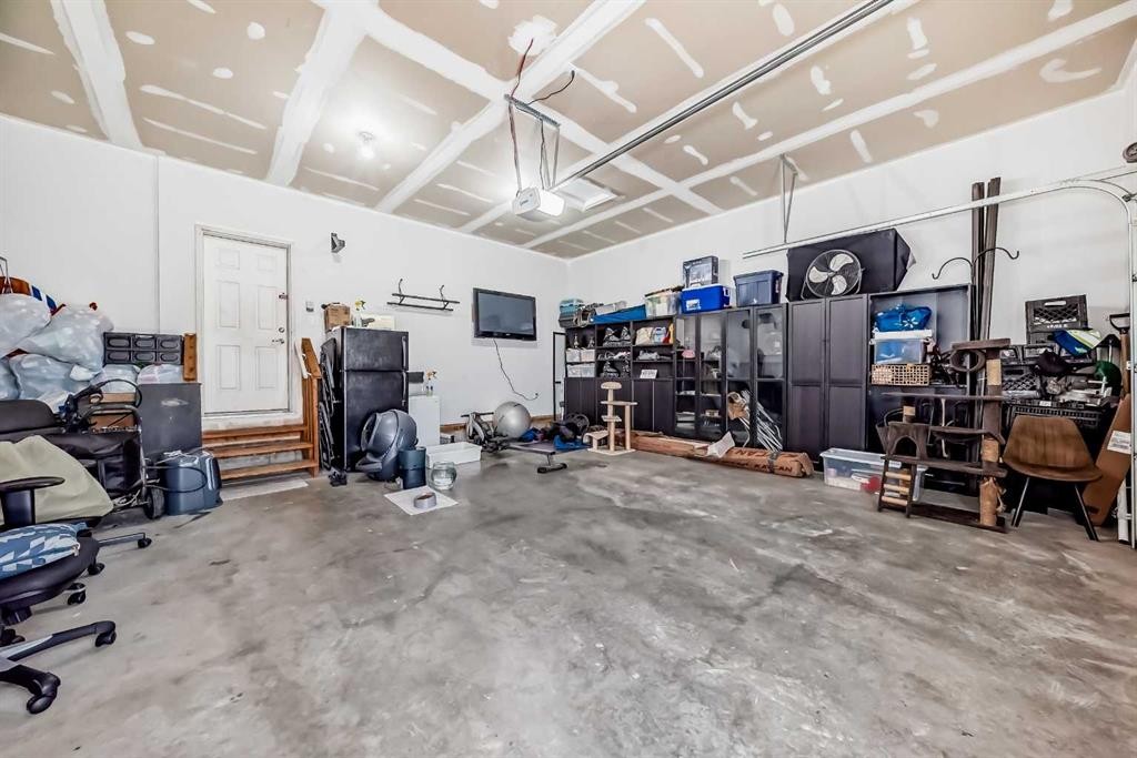 









1941


Mahogany

Boulevard Southeast,
Calgary,




AB
T3M 3P4

