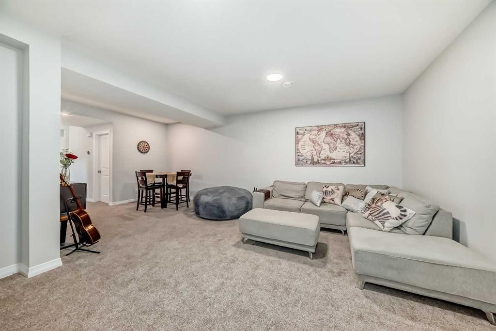 









1941


Mahogany

Boulevard Southeast,
Calgary,




AB
T3M 3P4

